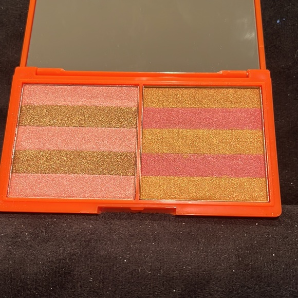 Dr Seuss Face Makeup Palette by I Heart Revolution Horton Hears A Who NIB - Picture 5 of 5